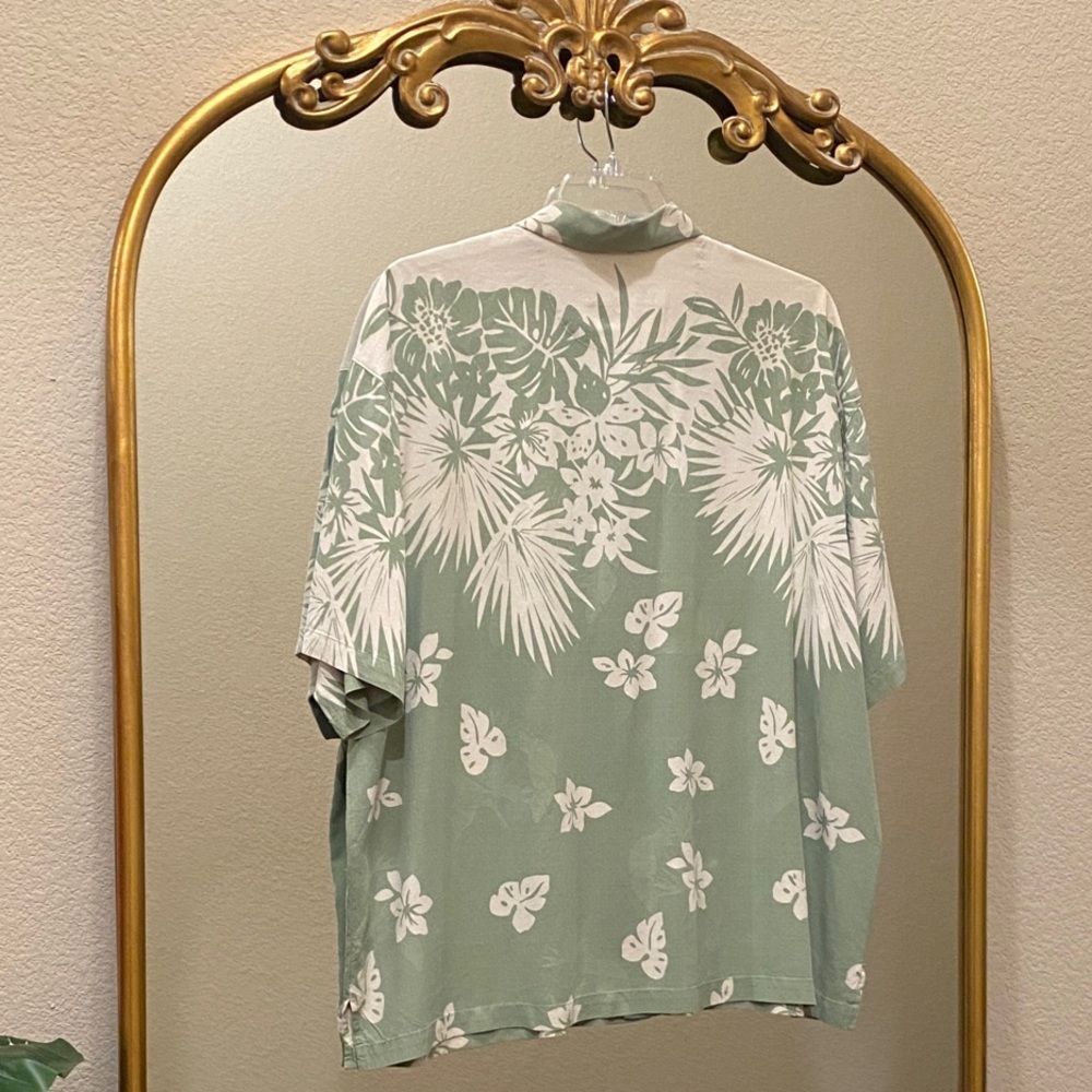 Tommy Bahama Green and White Tropical Button-Down Shirt - Picture 5 of 8